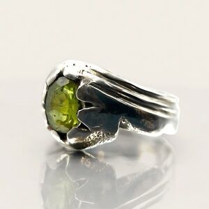 Vintage Natural Peridot 925 Sterling Silver Ring